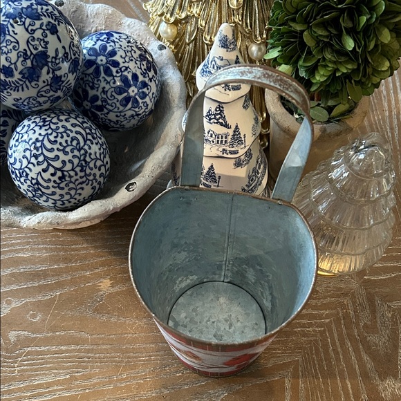 MEW! Winter Holiday Red Plaid Cardinal Bird Metal Wall Vase Bucket - Picture 4 of 10